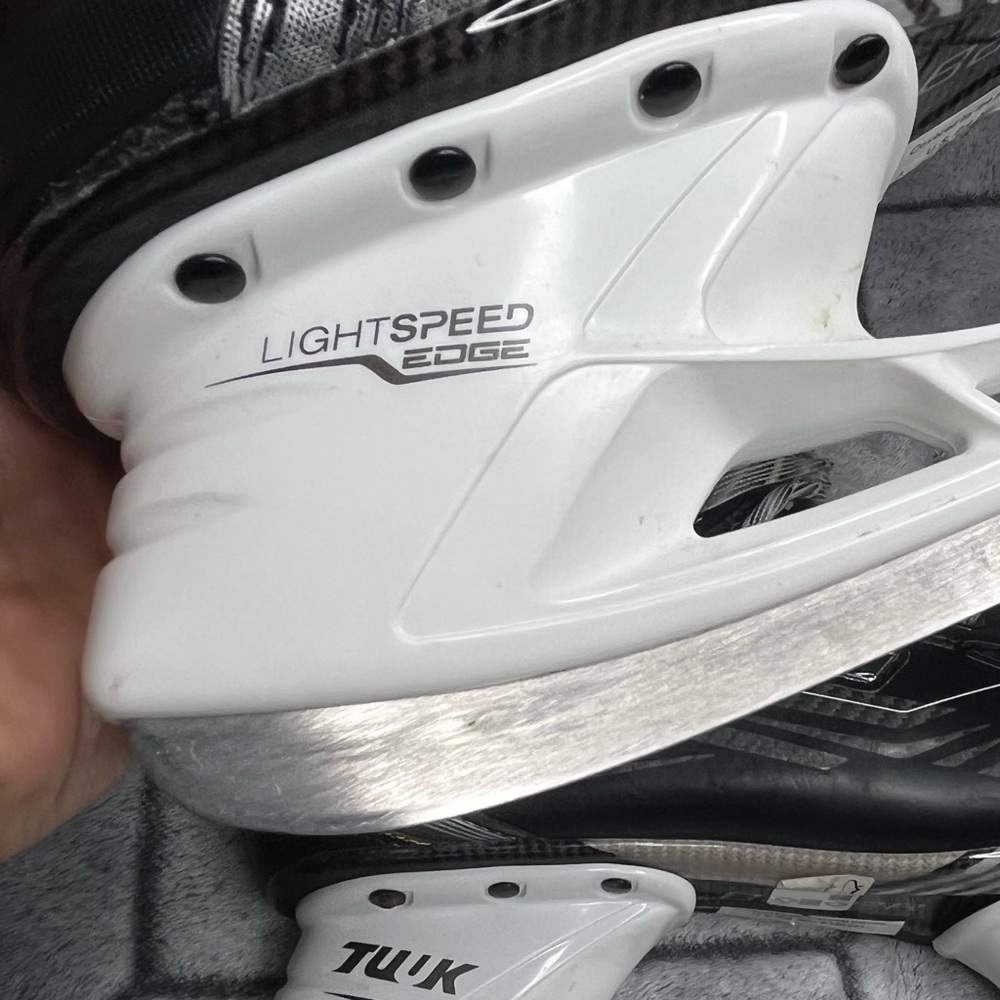 BAUER Supreme 160 Hockey Ice Skate Senior Stainless Tuuk Lightspeed Edge SK160SR - Picture 8 of 14